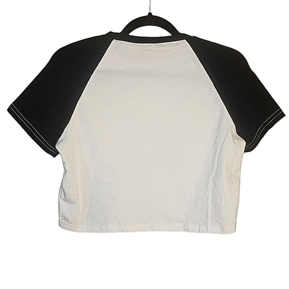 SHEIN CROPPED TEE - Picture 2 of 5
